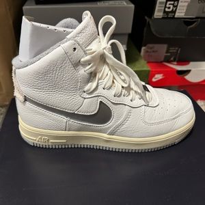 White/gray/cream Nike AF1 sculpt